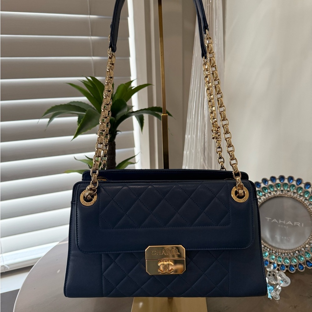 ⭐️⭐️ SALE⭐️⭐️CHANEL Blue and Gold Quilted Shoulder Bag